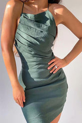 Minivestido fruncido con espalda descubierta